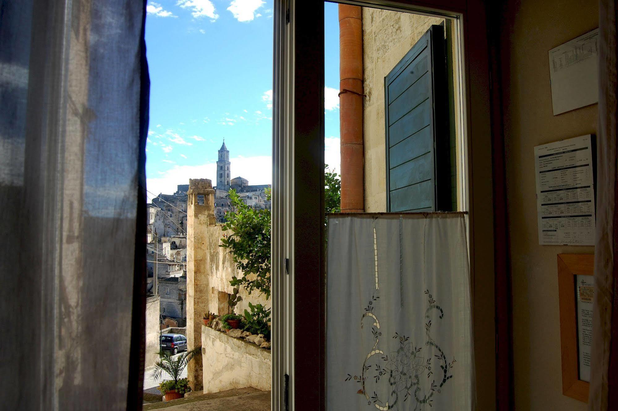 La Corte Degli Agostiniani Apartment Matera Bagian luar foto