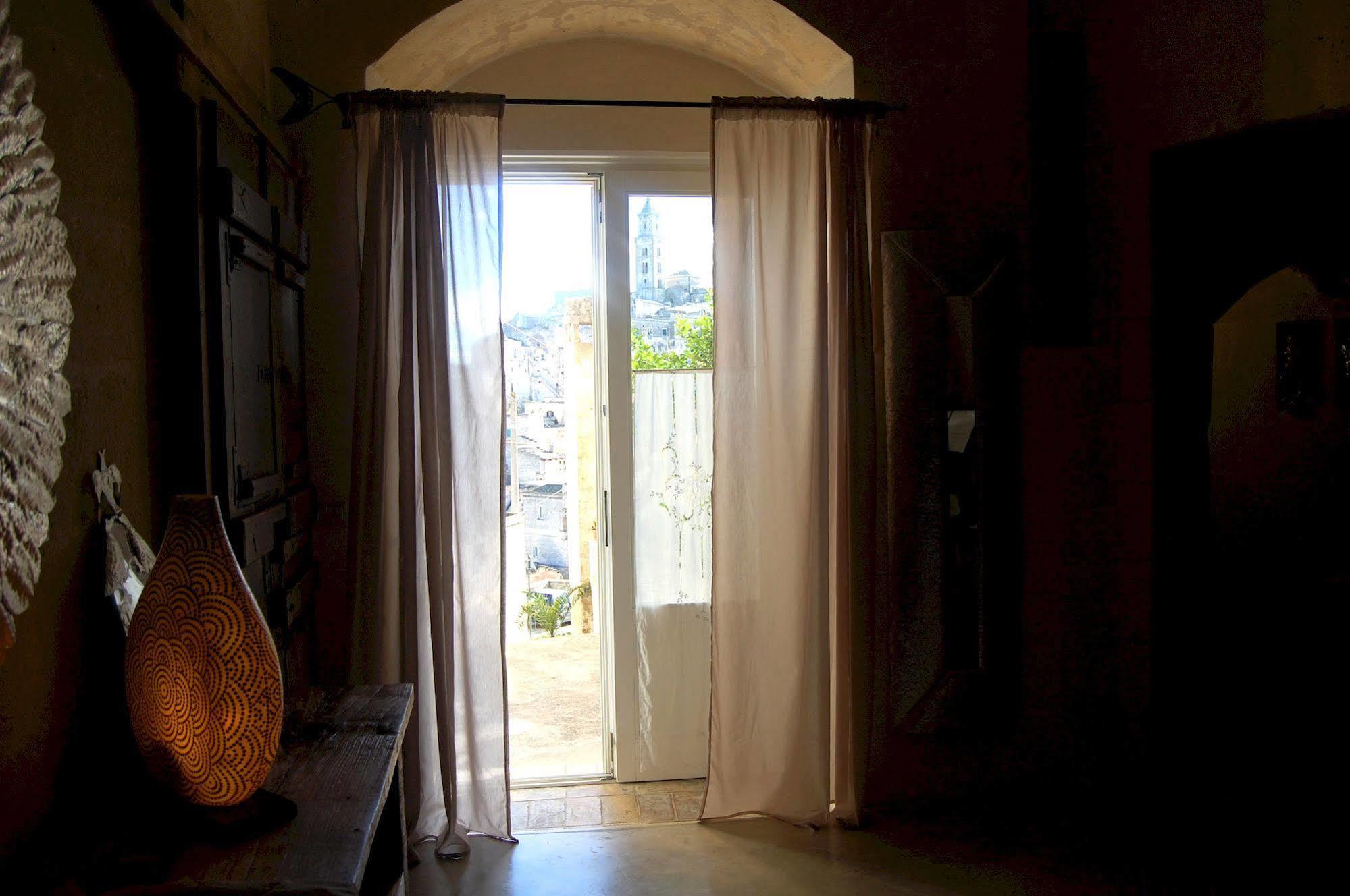 La Corte Degli Agostiniani Apartment Matera Bagian luar foto