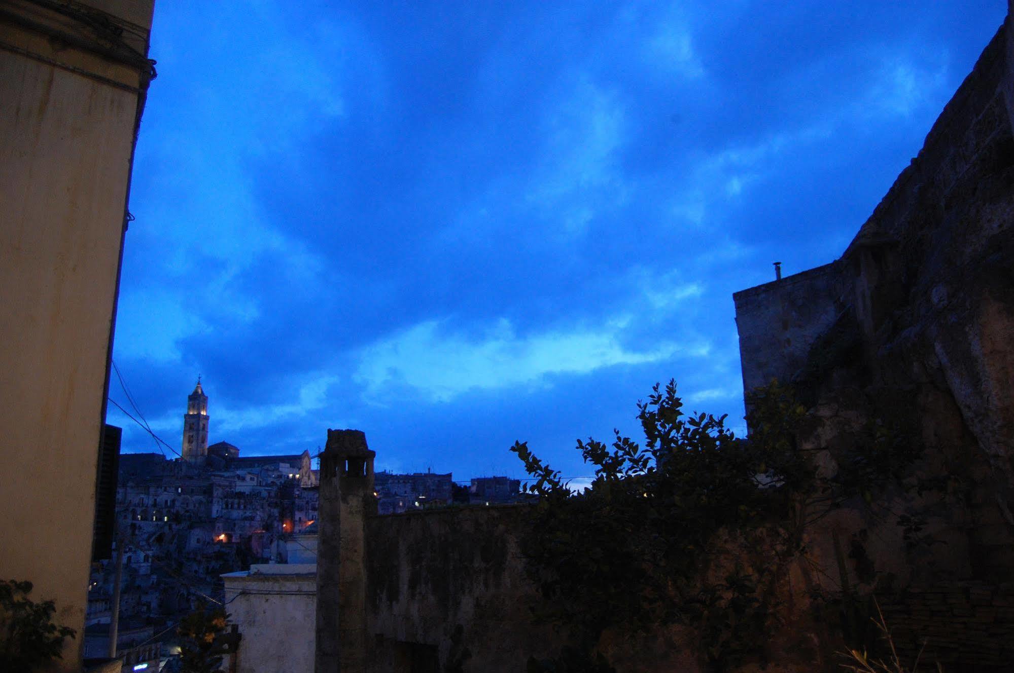 La Corte Degli Agostiniani Apartment Matera Bagian luar foto